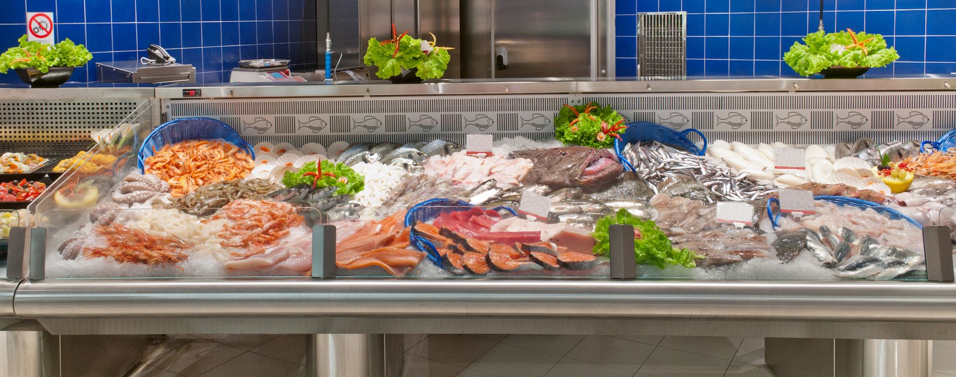 seafood monger _203411841